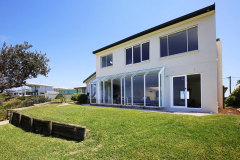 Neptune I Absolute Beachfront I Stunning Views - Timeshare Accommodation 26