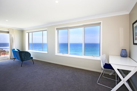 Neptune I Absolute Beachfront I Stunning Views - Timeshare Accommodation 12
