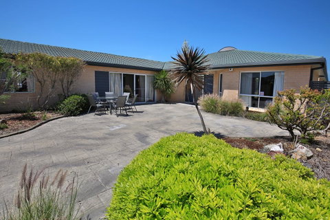 Neptune I Absolute Beachfront I Stunning Views - Timeshare Accommodation 30