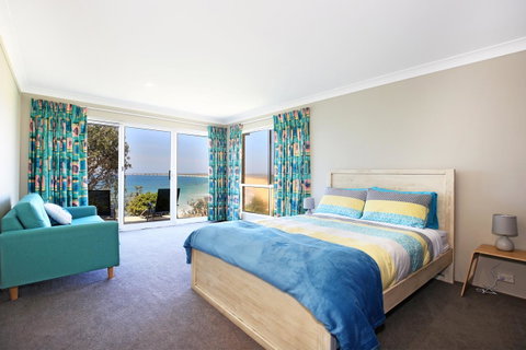 Neptune I Absolute Beachfront I Stunning Views - Timeshare Accommodation 16