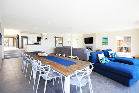 Neptune I Absolute Beachfront I Stunning Views - Timeshare Accommodation 5