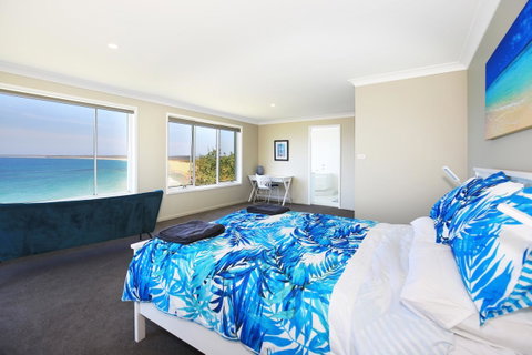 Neptune I Absolute Beachfront I Stunning Views - Timeshare Accommodation 11