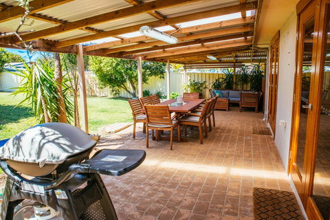 Sunbaker Pet Friendly Awards Finalist 4 Mins Walk To Culburra Beach - Timeshare Accommodation 0