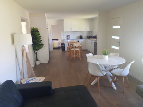 Golden Hill Cottage - Timeshare Accommodation 8