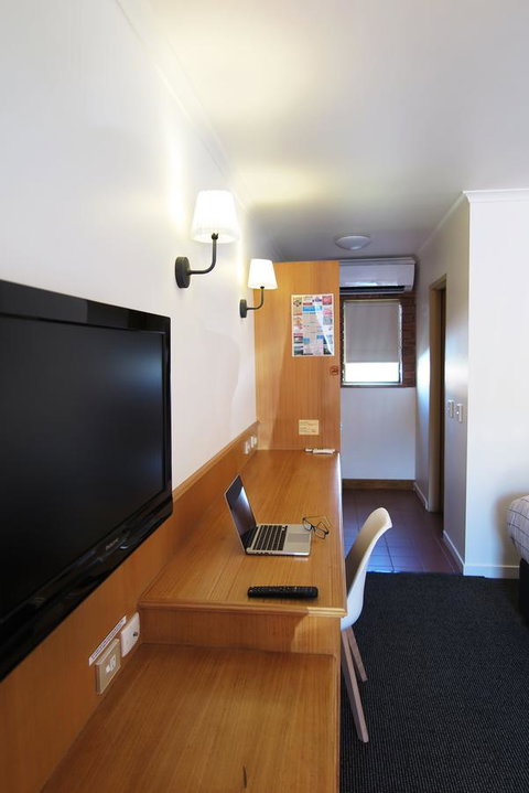 Summerhill Motor Inn - Timeshare Accommodation 11
