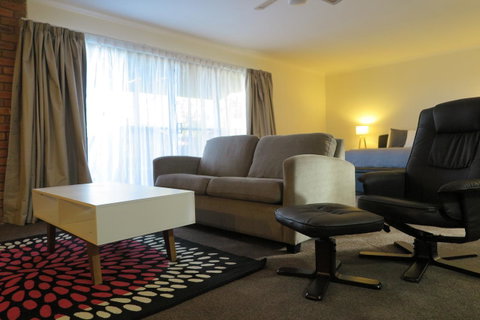 Summerhill Motor Inn - Timeshare Accommodation 40