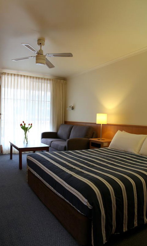 Summerhill Motor Inn - Timeshare Accommodation 13