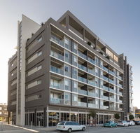 Honeysuckle Executive Apartments - Timeshare Accommodation