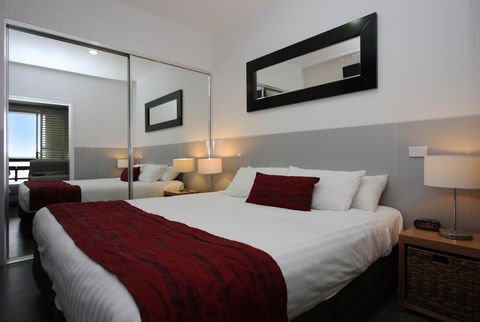 Honeysuckle Executive Apartments - Timeshare Accommodation 1