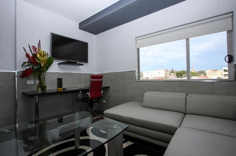 Honeysuckle Executive Apartments - Timeshare Accommodation 17