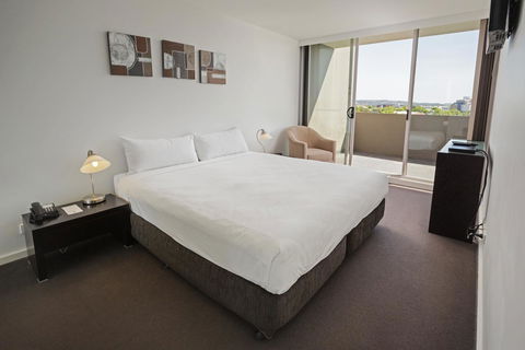 Honeysuckle Executive Apartments - Timeshare Accommodation 36