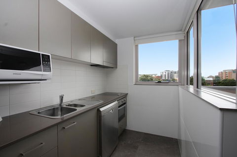 Honeysuckle Executive Apartments - Timeshare Accommodation 24