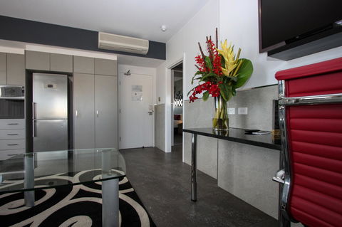 Honeysuckle Executive Apartments - Timeshare Accommodation 15