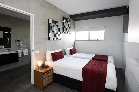 Honeysuckle Executive Apartments - Timeshare Accommodation 2
