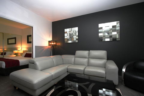 Honeysuckle Executive Apartments - Timeshare Accommodation 9