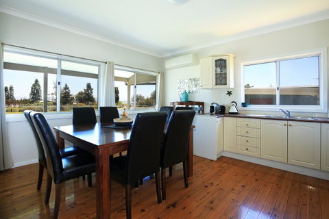 Glory @ Culburra - Absolute Beachfront - Pet & Family Friendly - Timeshare Accommodation 4