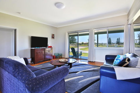 Glory @ Culburra - Absolute Beachfront - Pet & Family Friendly - Timeshare Accommodation 3