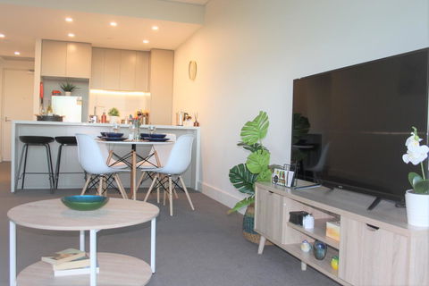 Stunning Views Sydney Olympic Park - Timeshare Accommodation 4