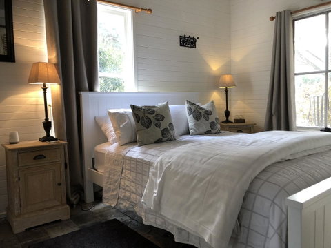 Arcadia - The Barn Cottage & Rosehill Cottage - Timeshare Accommodation 3