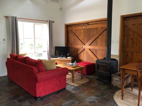 Arcadia - The Barn Cottage & Rosehill Cottage - Timeshare Accommodation 10