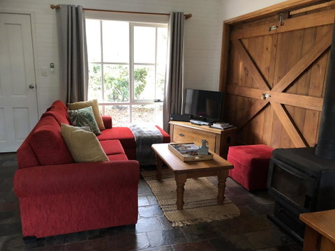 Arcadia - The Barn Cottage & Rosehill Cottage - Timeshare Accommodation 8