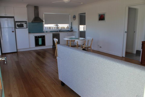 Red Waratah - Timeshare Accommodation 7