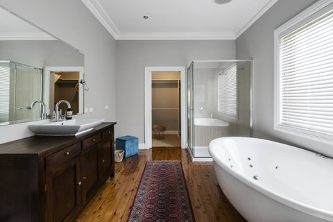 The Spa Cottage With HotTub, Netflix & Stan - Timeshare Accommodation 12