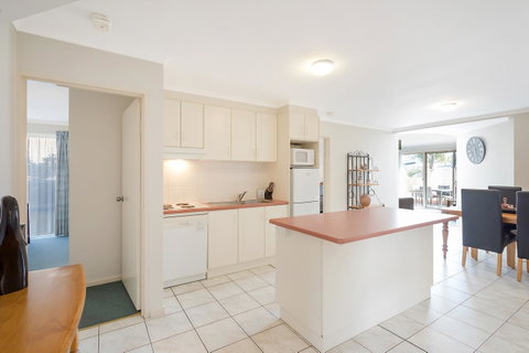 Black Dolphin Resort Motel & Apartments - Timeshare Accommodation 5