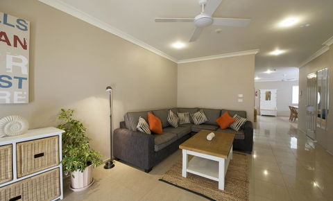 Marty's @ Little Beach - Timeshare Accommodation 11