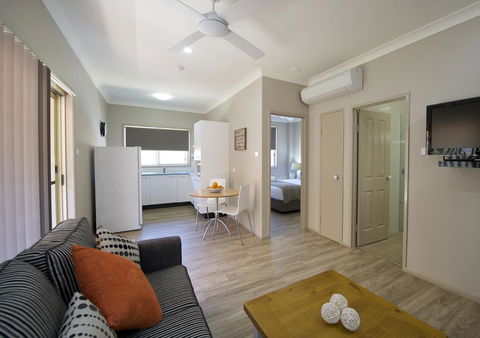 Marty's @ Little Beach - Timeshare Accommodation 17