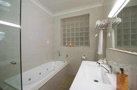 Marty's @ Little Beach - Timeshare Accommodation 19