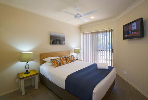 Marty's @ Little Beach - Timeshare Accommodation 13