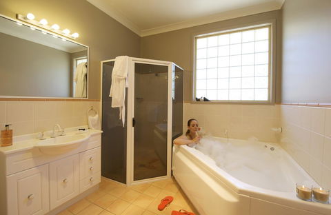 Marty's @ Little Beach - Timeshare Accommodation 5