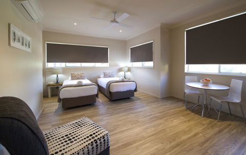 Marty's @ Little Beach - Timeshare Accommodation 21