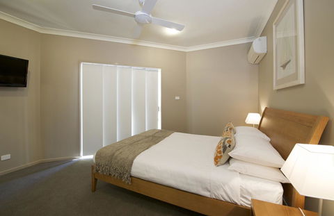 Marty's @ Little Beach - Timeshare Accommodation 8