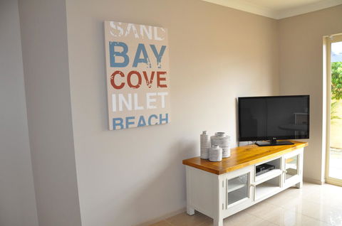 Marty's @ Little Beach - Timeshare Accommodation 29