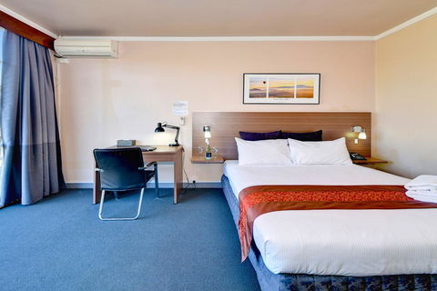 The Select Inn Ryde - Timeshare Accommodation 28
