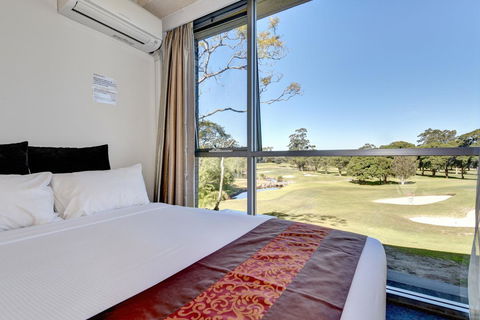 The Select Inn Ryde - Timeshare Accommodation 6