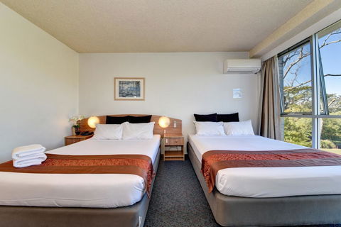The Select Inn Ryde - Timeshare Accommodation 8