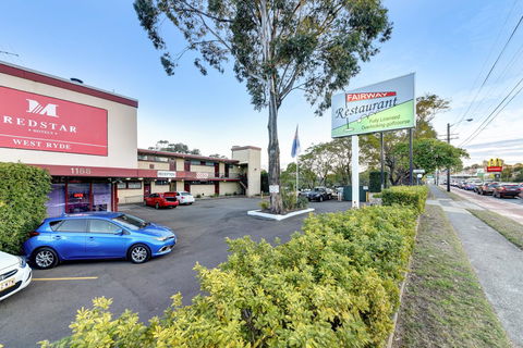 The Select Inn Ryde - Timeshare Accommodation 15