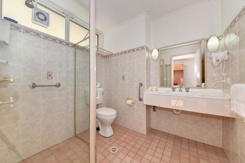 The Select Inn Ryde - Timeshare Accommodation 7