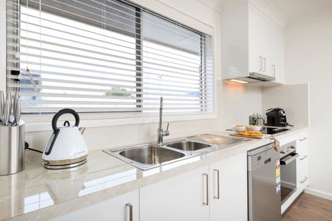 Sleeping In Style - Central & Sophisticated - Timeshare Accommodation 4