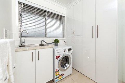 Sleeping In Style - Central & Sophisticated - Timeshare Accommodation 2