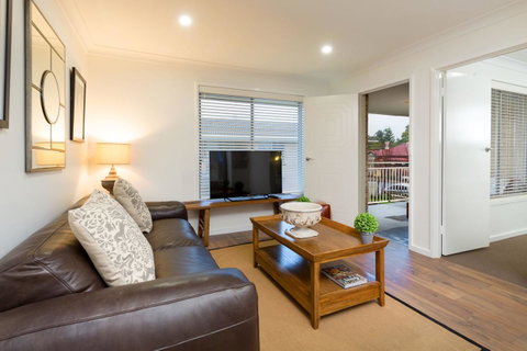 Sleeping In Style - Central & Sophisticated - Timeshare Accommodation 5