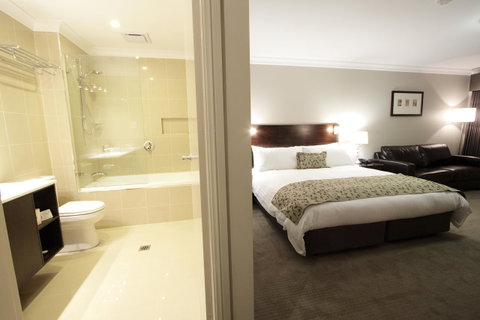 Carlyle Suites & Apartments - Timeshare Accommodation 10