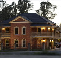Carlyle Suites  Apartments