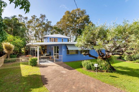 Bribie Beach House, Waterfront Directly Across The Road - Solander Esp, Banksia Beach - Timeshare Accommodation 0