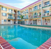 Bribie Beach King bed Unit overlooking pool - Timeshare Accommodation