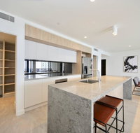 Broadbeach New Luxury Vue 17 Beach Views - Timeshare Accommodation