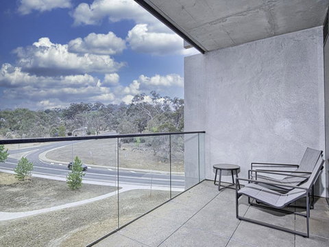 CANBERRA CHIC-hosted By:L'Abode Accommodation - Timeshare Accommodation 1